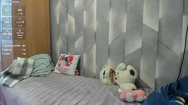 Tiny_Kiss - naked 5 min