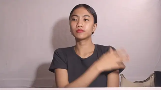 DeeannGunby - Lower shorts/skirt and tease with ass