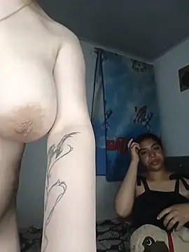Valkiria_and_Sam - Twerking sam
