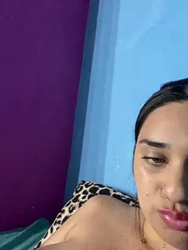 Zara344 - Dedos en la cola👅