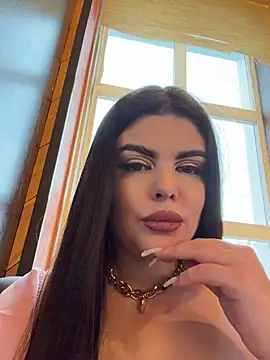 AmelliaDiamond - Slup naked boobs +pussy in cafe