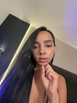 ValentinaMilanX_ - Spit in my pussy😋😍