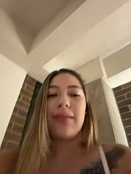 Latina_vanessa - Digital and show ass