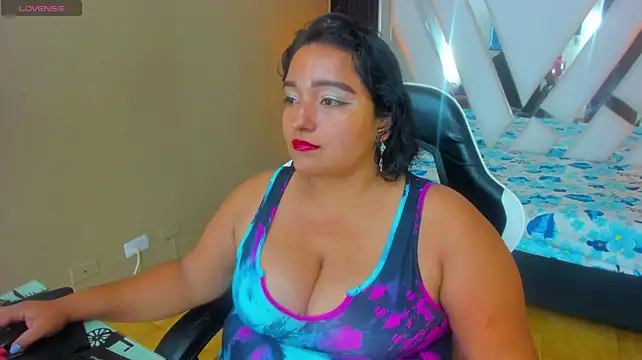 Esmeralda_Boobs - SHOW AND SPIT BOOBS
