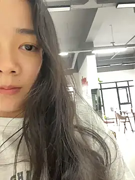 Luna-girl - 让男生帮忙用假阳具抽插我