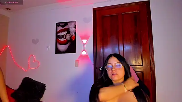Onix_Cream - fingers in our pussies