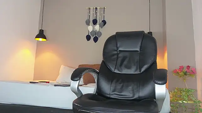 LilyRosee_ - Spank me