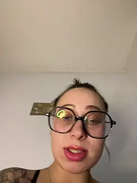 Queenlo_xxx - gagne 2 vidéos très HARD🔥