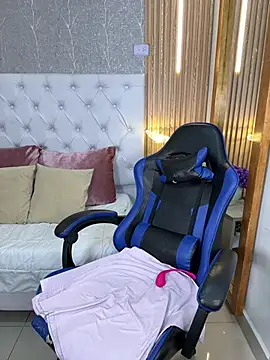 Kitty_kayo - Show ass + two fingers in my ass🥵