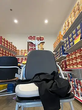 Sneaky_Cumshoot - Sneaky Cumshoot at Mart