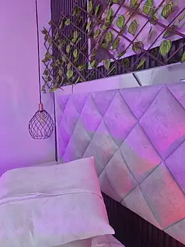 Sara_Chanel_ - Shows the ass hole