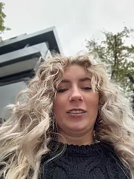 Crazy-Rosa - Hi guys 💋play with my 💋
