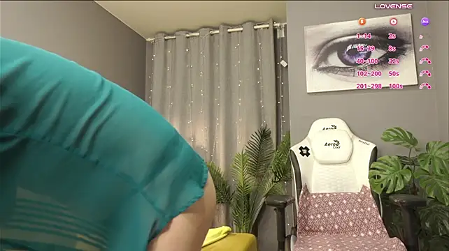 Megany - Topless boobs bouncing show ;)