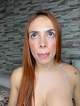 CiaraMorettii - Flash My Juicy Pussy 💦