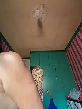 Sweetieme - @fuckiny pussy in squat all naked