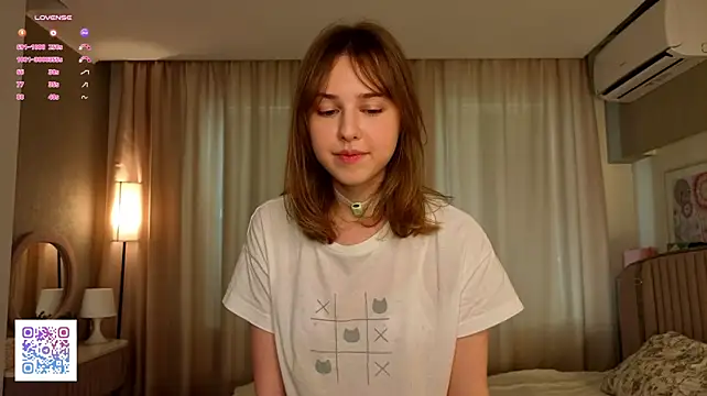 SunnySikarskie - tease with a wet T-shirt