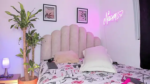 Naomi_Asasha - suck a dildo