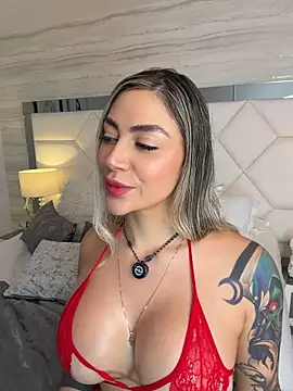 Miacoleman_ - deepthroat messy dildo play 💦💦