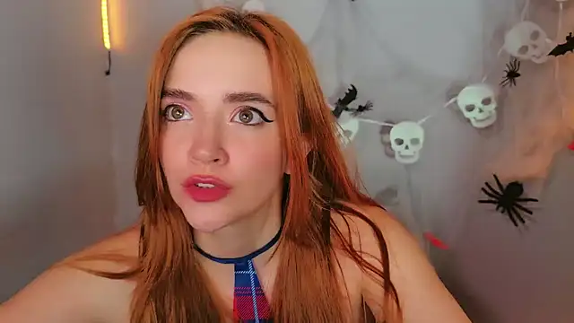 Scarlet_19 - spanks X10 no pantys ON