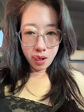Weiwei103 - 脱掉胸罩
