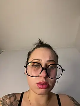 Queenlo_xxx - gagne 2 vidéos très HARD🔥
