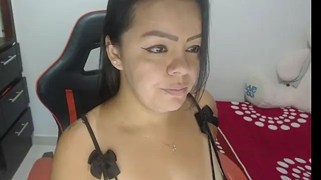 Emily_sexxx - make me wet? pussy play with you!!