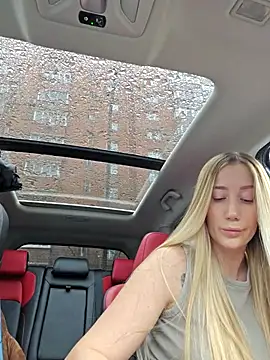 SvetLive - Big squirt in car 💦💦💦