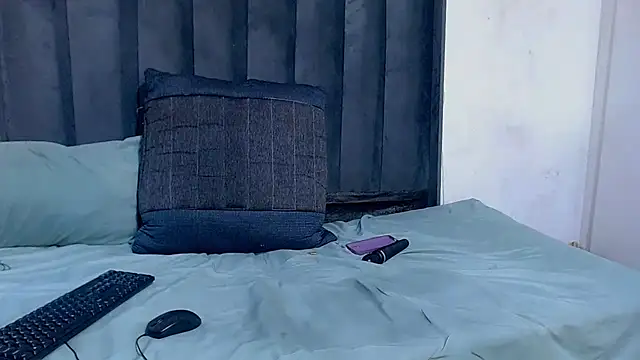 BigbootyNickyx