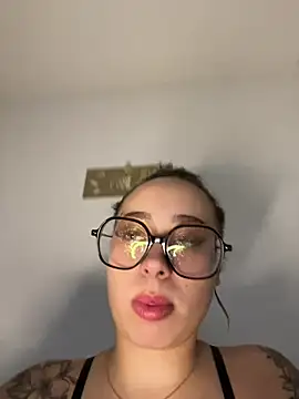 Queenlo_xxx - gagne 2 vidéos très HARD🔥