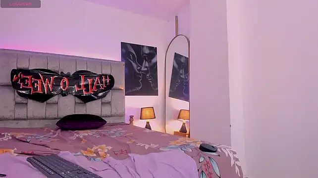 Kiara_bellaa - doggy position + buttock spread
