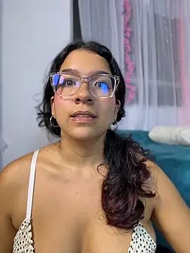 Gia_cutee - show your tits