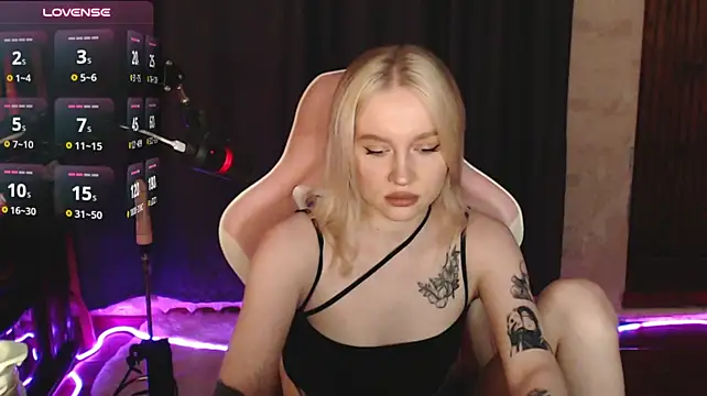 Lisa_fantasyy - flash tits