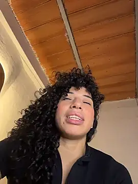 Miily_0 - 20 squats, ass to the cam 😏"