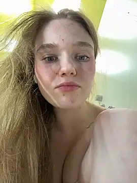 RussianWoman - Make my ass pink with spanks 🍑