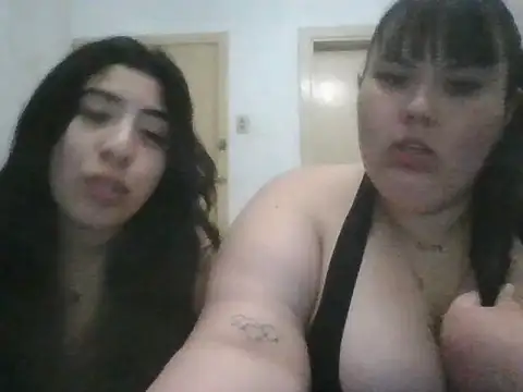 Putyhouse4 - flash tits