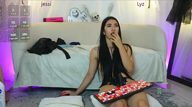 Prettygirls_00 - follarla con el harnes