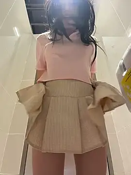 Lilonok - play with my virgin pussy