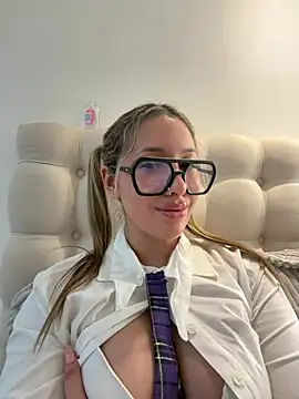 Mialunaxx - Dildo en 4