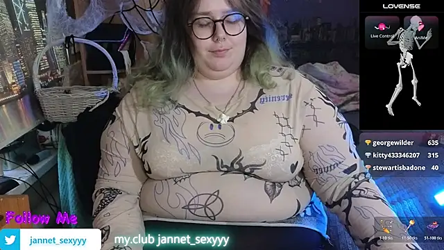 JannetPie - show big boobs and massage