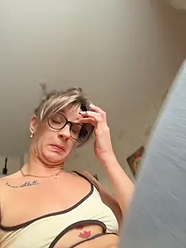 EvvaMur - fountain o squirt in leggings ⛲️
