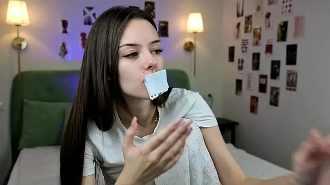 Kiara_beauty - finger in mouth