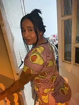 Mis-violetha - a lone girl, naked in public + sucking