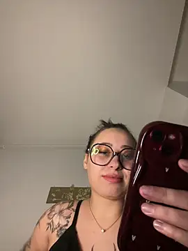 Queenlo_xxx - gagne 2 vidéos très HARD🔥
