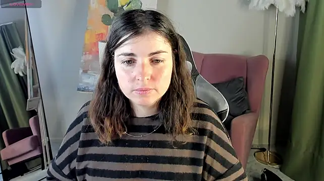 MartaEdams - Look at the camera and bite lip