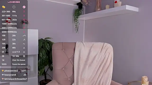 Alice_Taylori - Oil on boobs + massage