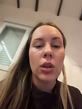 Mona_Plus - 3 Fingers inside🥵under bar counter🫠🥵