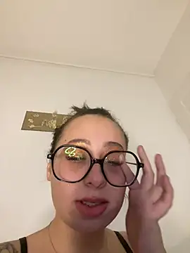 Queenlo_xxx - gagne 2 vidéos très HARD🔥