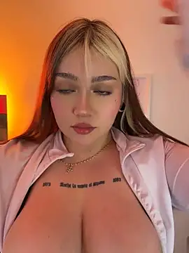 Daniela_ruizz - Milk in Titts