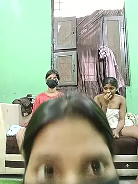 Queen_queen - Boobs show
