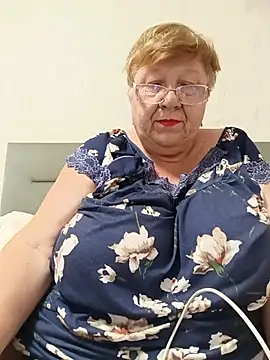 Lena_Gaby - Show tits and pussy